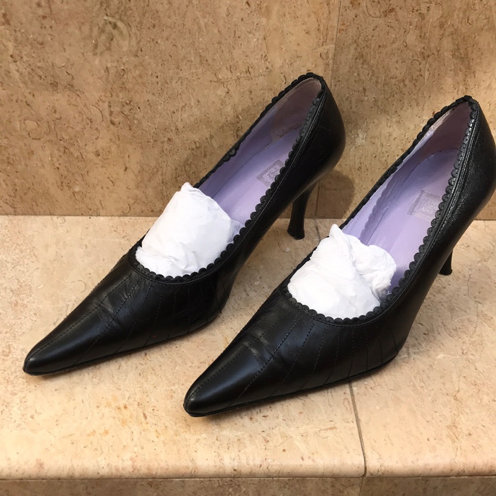 Herver Leger pumps. Authentic